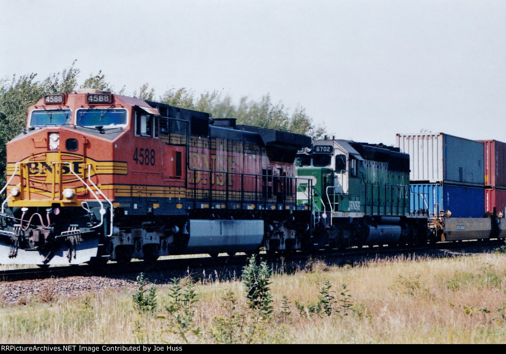 BNSF 4588 East